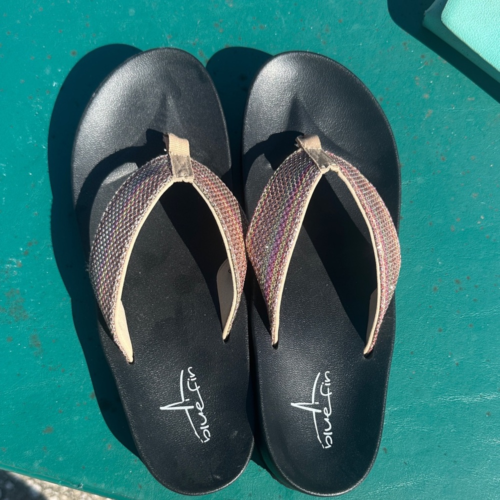 Bluefin Black and Tan Women's Sandals